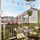 balcony (【名詞】露臺, 陽臺 )意思、用法及發音 | Engoo Words