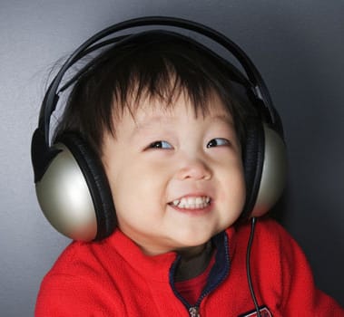 Happy 形容詞 快樂的 開心的 意思 用法及發音 Engoo Words Happy 形容詞 快樂的 開心的 意思 用法及發音 Engoo Words
