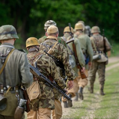 Retreat 動詞 後退する 撤退する 退却する の意味 使い方 読み方 Engoo Words