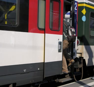Catch A Train Phrase Meaning Usage And Readings Engoo Words