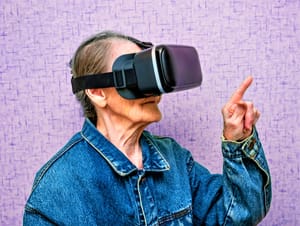 Virtual Museum Visits May Improve Health in Over 65s | Engoo 每日新聞