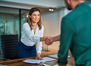 US College Grads Struggle to Start Careers