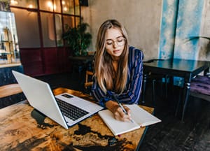 How Writing by Hand Could Help You Learn English