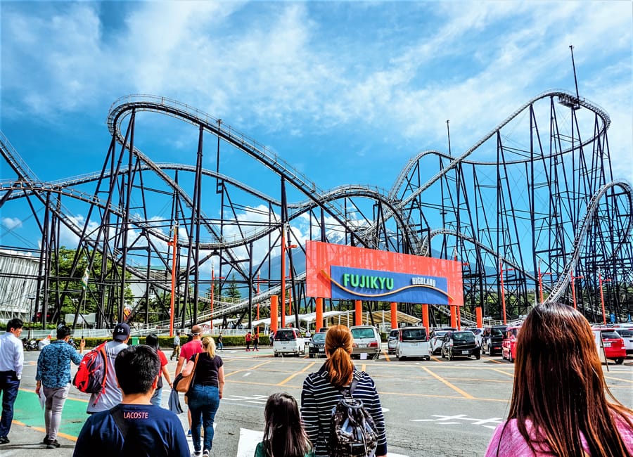 Japanese Roller Coaster Shut Down After Injuries | DMM英会話