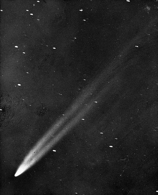 Spacecraft Makes Historic Landing on a Comet | DMM英会話 デイリー