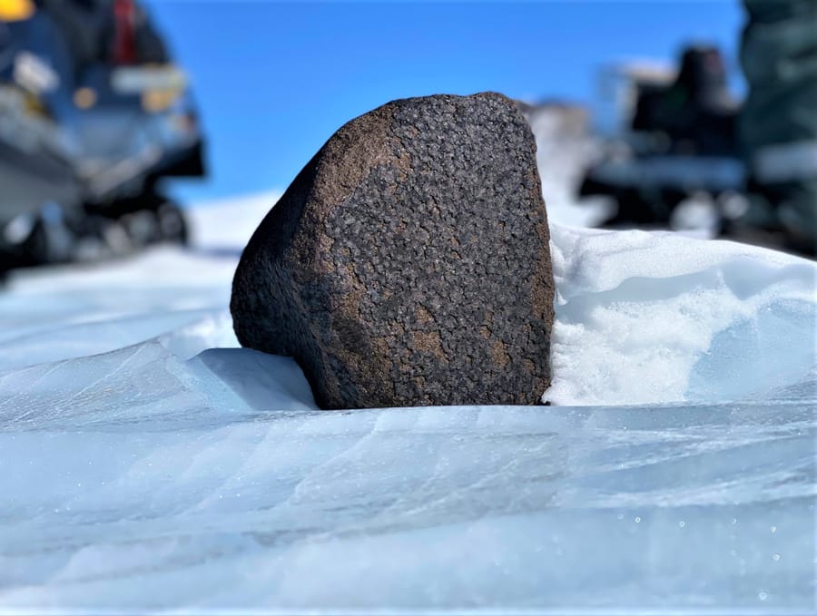 Scientists Excited by Melon-Sized Antarctic Meteorite | Engoo 每日新聞