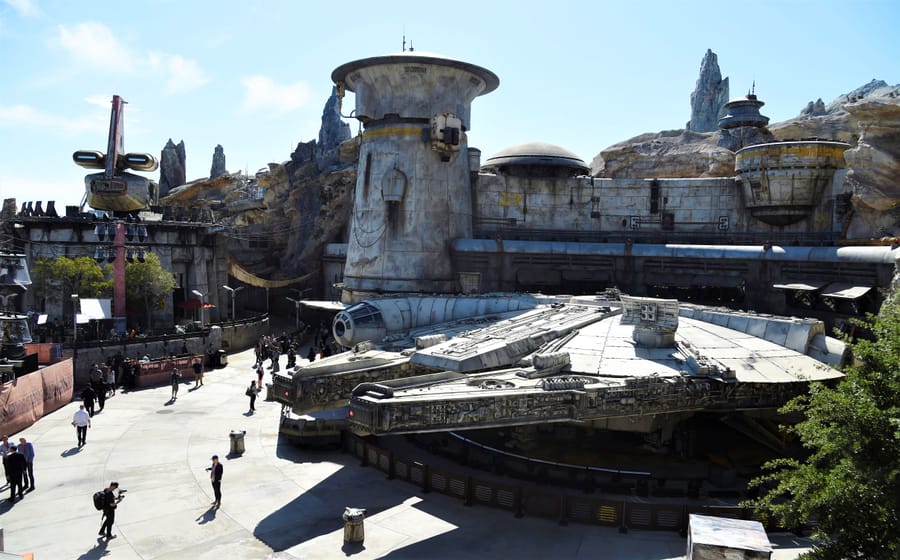 Star Wars: Galaxy's Edge Opens at Disneyland | DMM英会話 デイリー