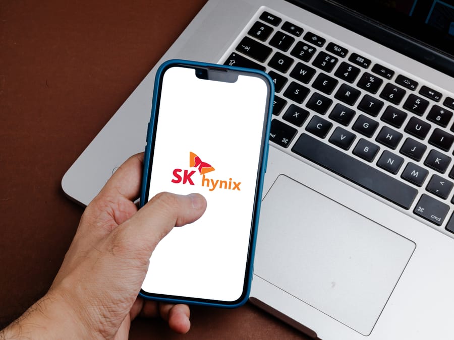 Samsung, SK Hynix to Build World's Largest Chip Cluster | Engoo