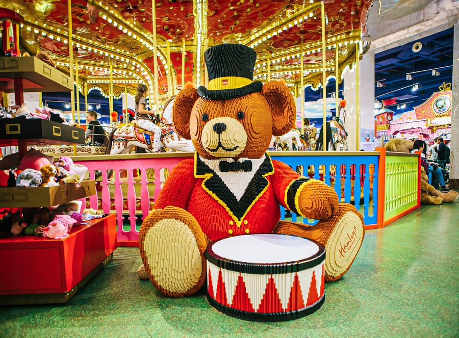 265-Year-Old Toy Shop Lists Top 100 Toys of All Time | DMM英会話