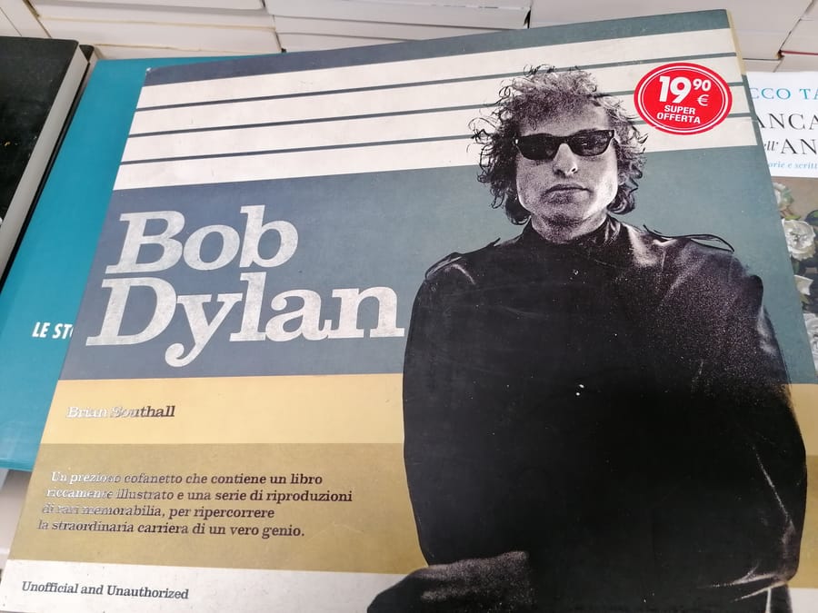 Tulsa Museum Celebrates the Life of Songwriter Bob Dylan | DMM
