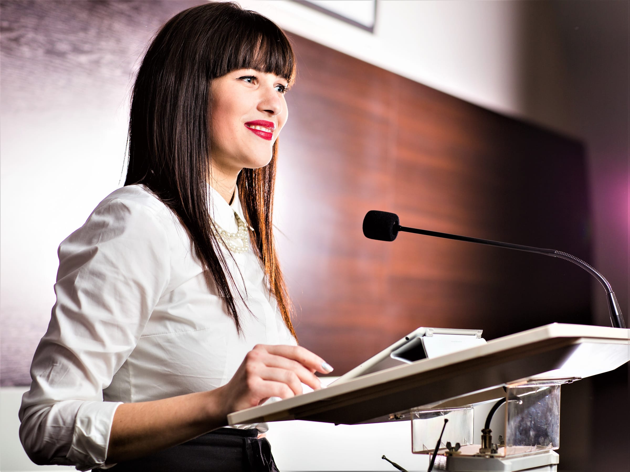 how to become a confident speaker