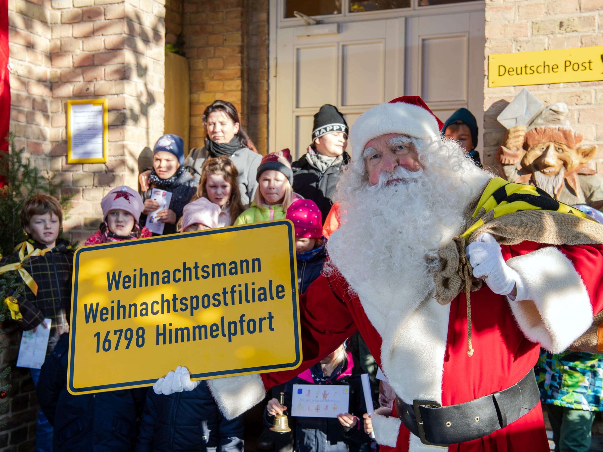Santa Claus Answers Letters From German Town Engoo Global Daily News