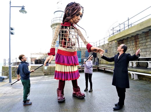 Refugee Puppet Travels from Syria to England | Engoo Daily News