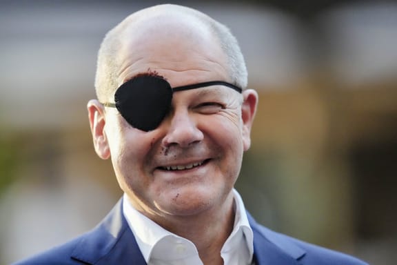 German Chancellor Tweets Picture with Eye Patch | Engoo Daily News