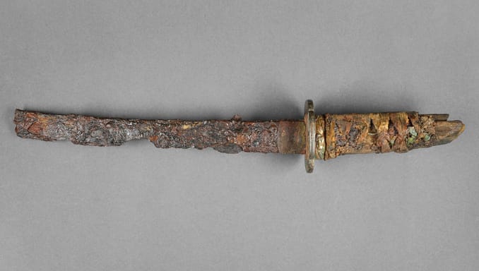 The short sword, known as a wakizashi, that was found in a Berlin cellar.