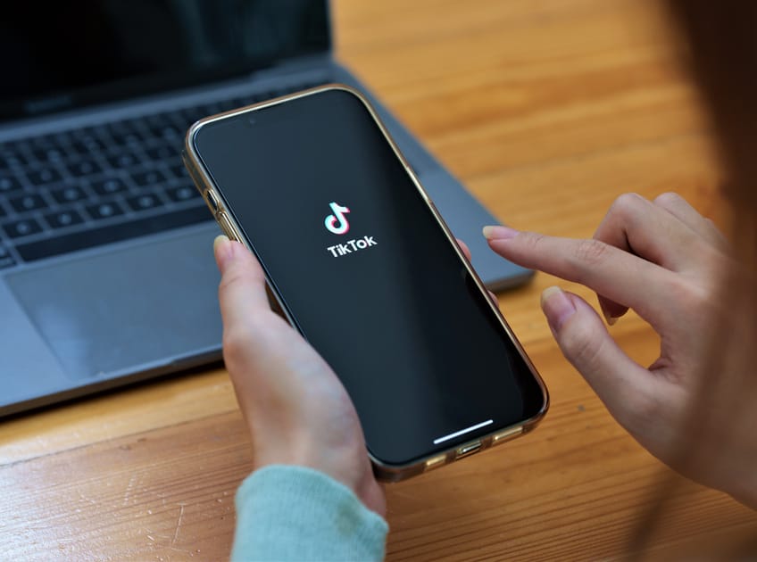 TikTok Beats YouTube For Average Watch Time In UK US Engoo tiktok-beats-youtube-for-average-watch-time-in-uk-us-engoo