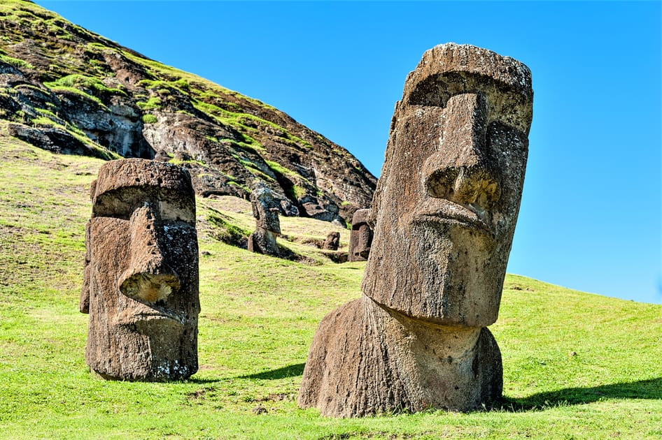 Easter Island Statue Destroyed by Truck ข่าวประจำวัน Engoo