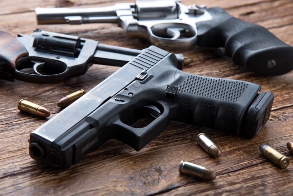 Gun Contro How Gun Control Laws Compare Around the Globe | Engoo 每日新聞