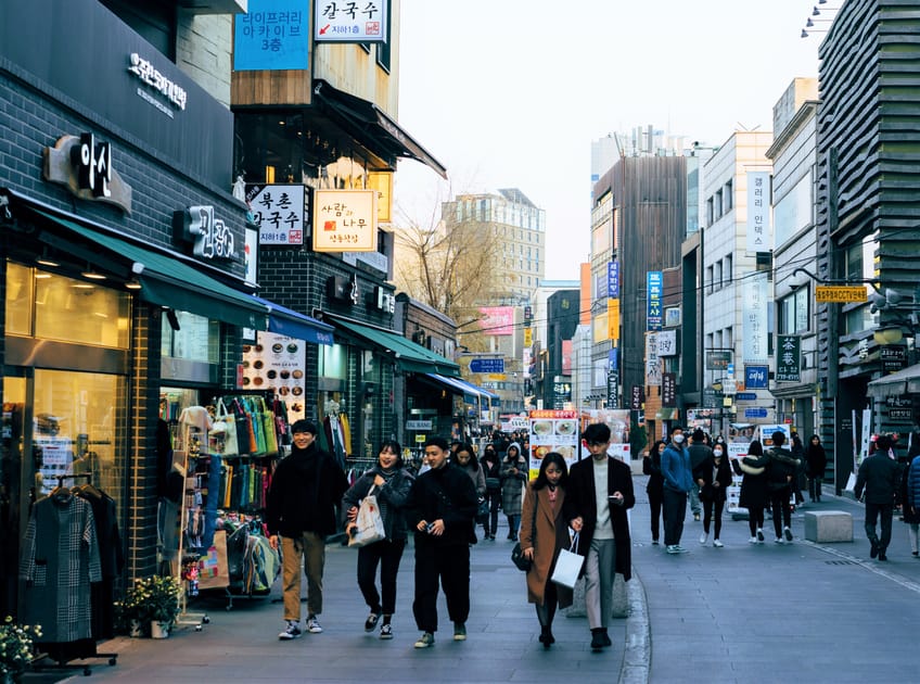 Number of Foreigners in South Korea Drops to 2.4 Million Engoo Daily News