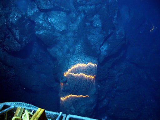 Inside Water Volcano Scientists Explore Underwater Volcano | Engoo 每日新聞