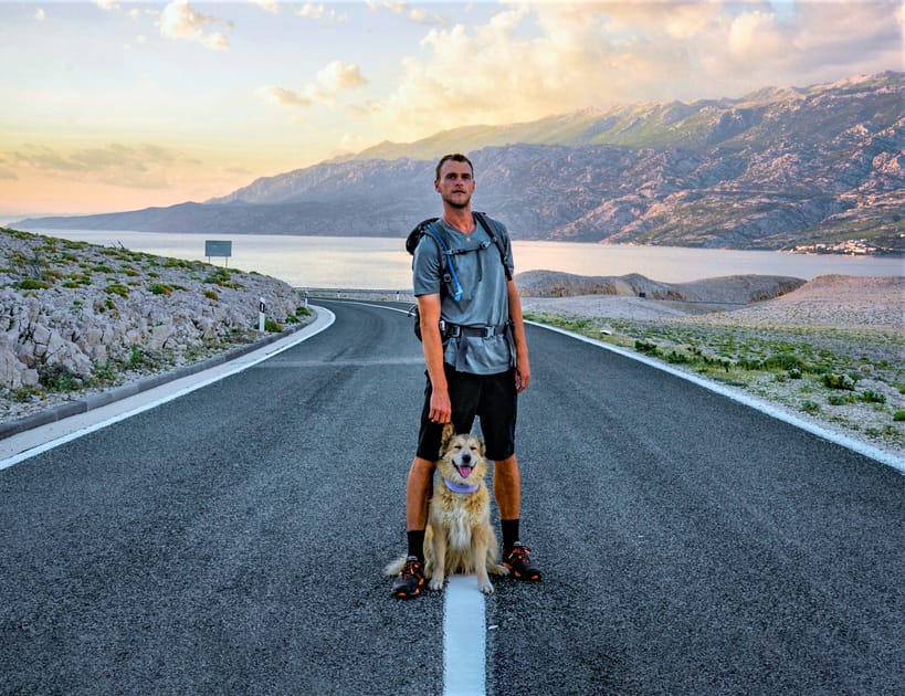 Man and Dog Walk Around the World in Seven Years | Engoo
