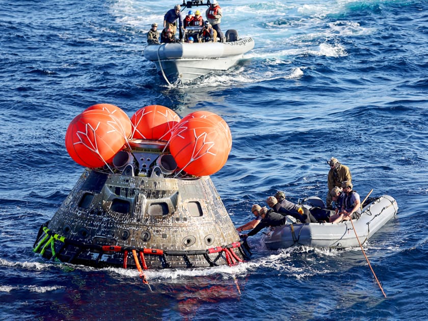 NASA Orion Capsule Successfully Returns from Moon | ข่าวประจำวัน Engoo