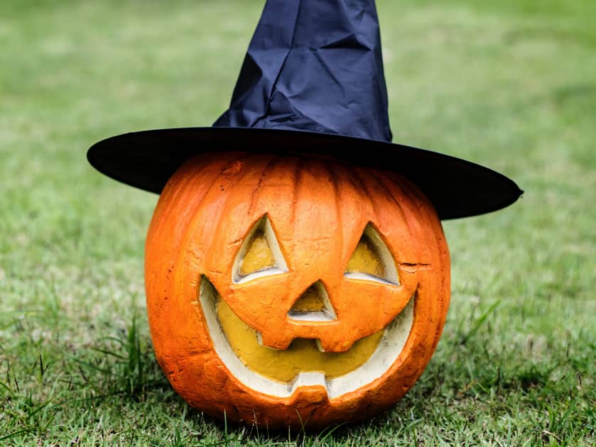 Americans Get Ready for Halloween | Engoo Daily News