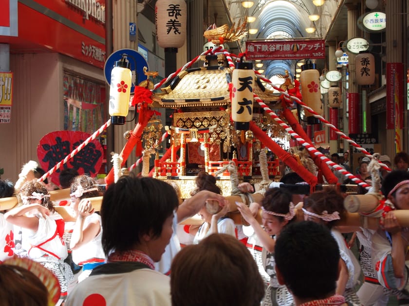 台風被災の釜石に勇気の祭り〜尾崎神社の大みこし復活、曳き船