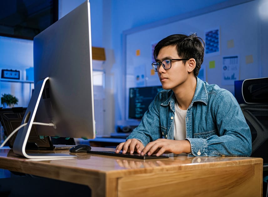 Meta to Track Workers' Computer Use to Train AI | Engoo デイリーニュース