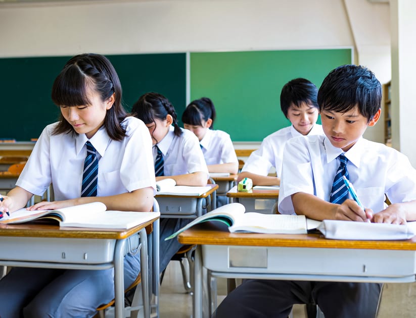 Japanese Schools Could Ditch Paper Textbooks | DMM英会話 デイリー