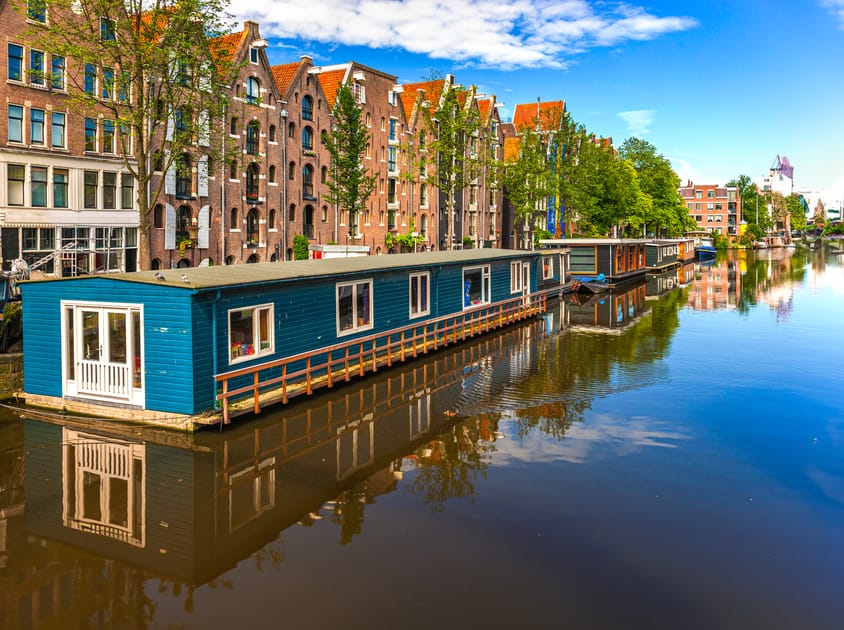 Floating Homes Offer Hope amid Rising Waters | Engoo Daily News