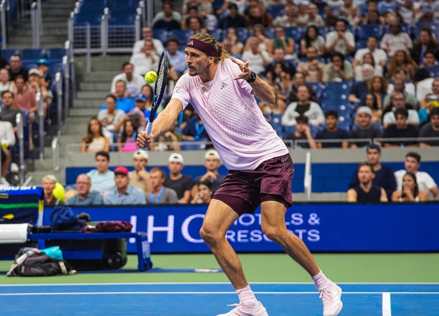 Decorum Image Example Influencers Cause Tennis Etiquette Debate at US Open | Engoo Daily News