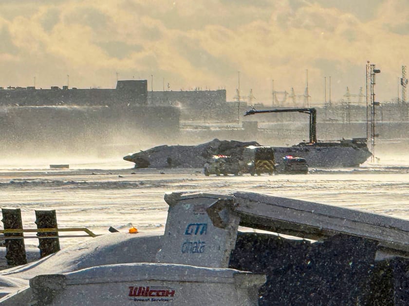 Plane Crashes at Canadian Airport, All Passengers Survive Engoo Daily(07)