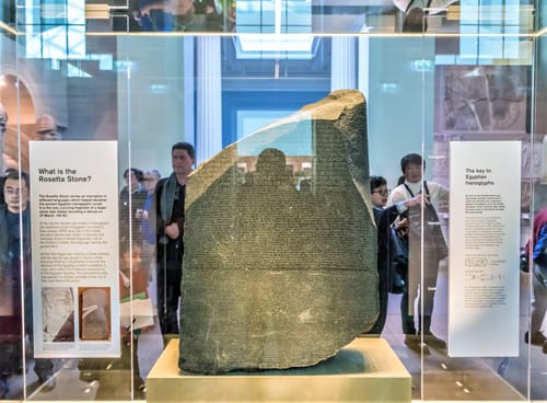 The Key to Ancient Egypt: What Is the Rosetta Stone? | DMM英会話 デイリーニュース